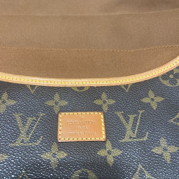 Authentic Louis Vuitton Messenger Bag - Picture 4 of 9